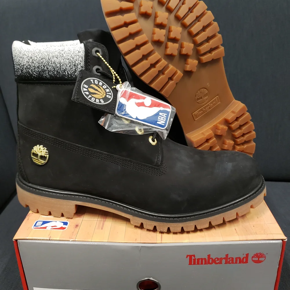 Timberland Black Boots with Gum Sole - Picture 1 of 6